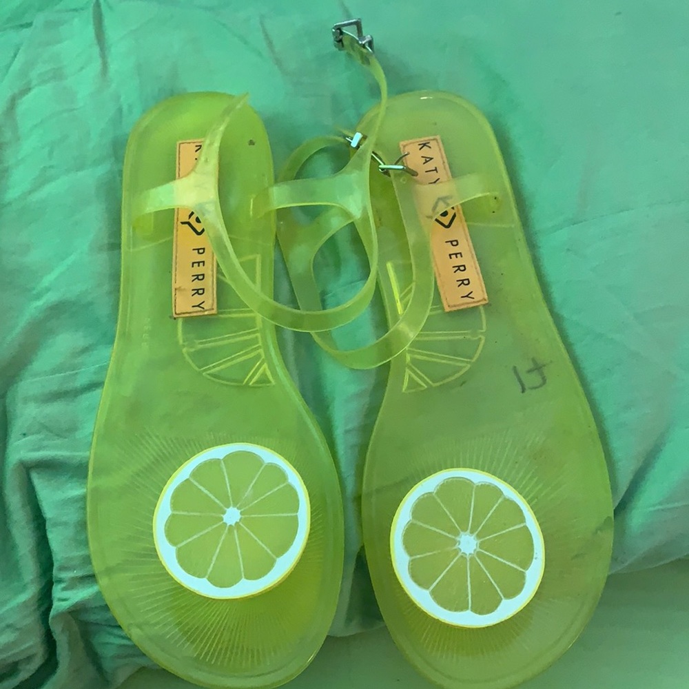 Lemon Sandala